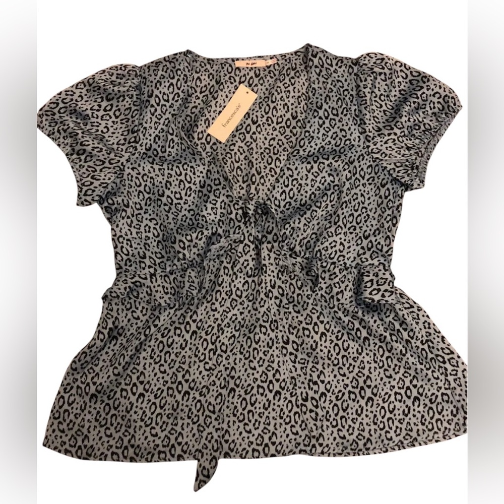 Francesca's Mi Ami Light Blue Short Sleeve
Leopard Blouse Top Medium